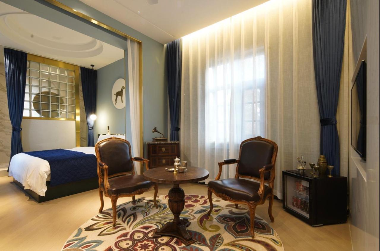 Moon And Chalice Boutique Hotel Kunming Eksteriør bilde