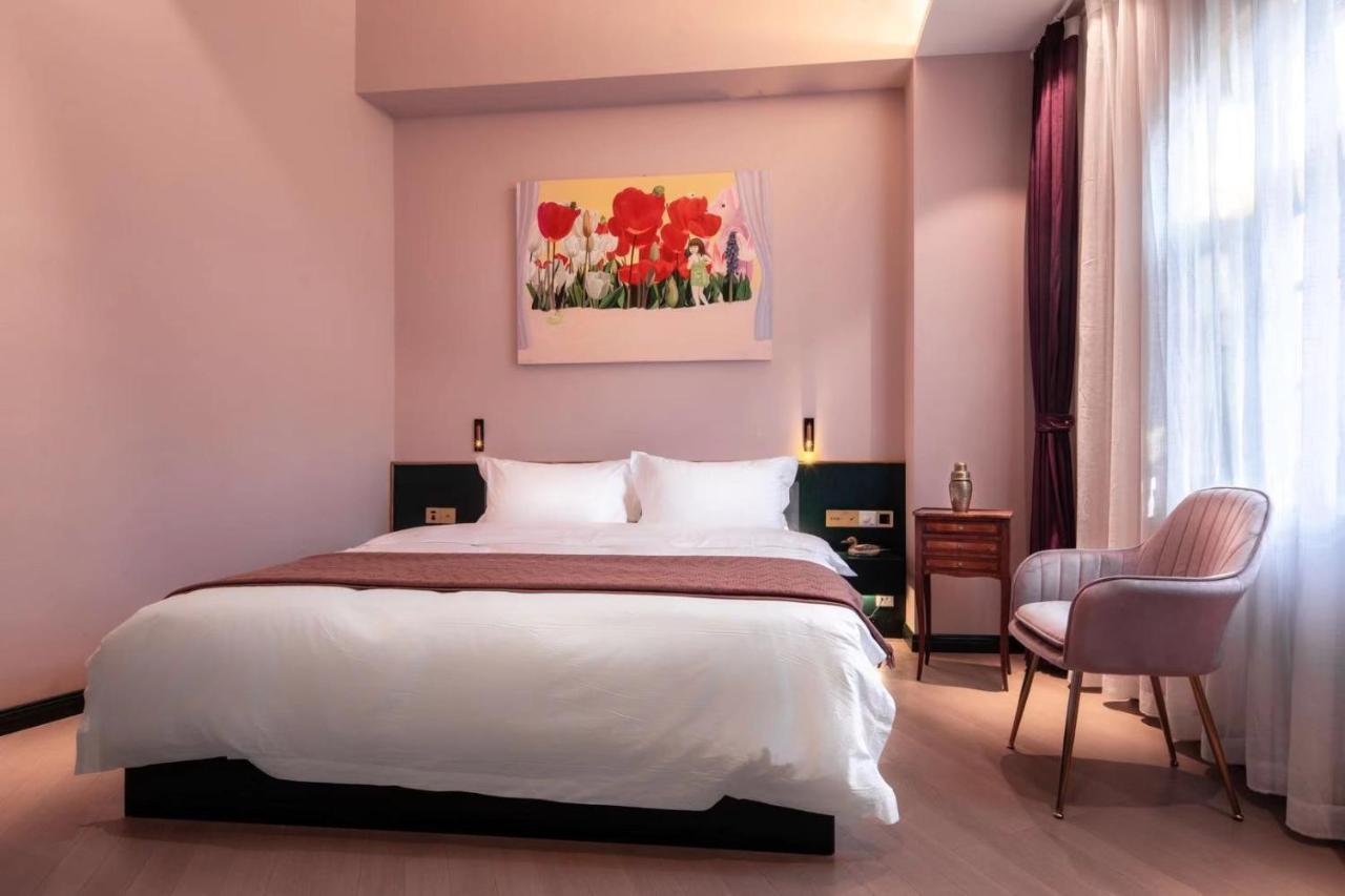 Moon And Chalice Boutique Hotel Kunming Eksteriør bilde