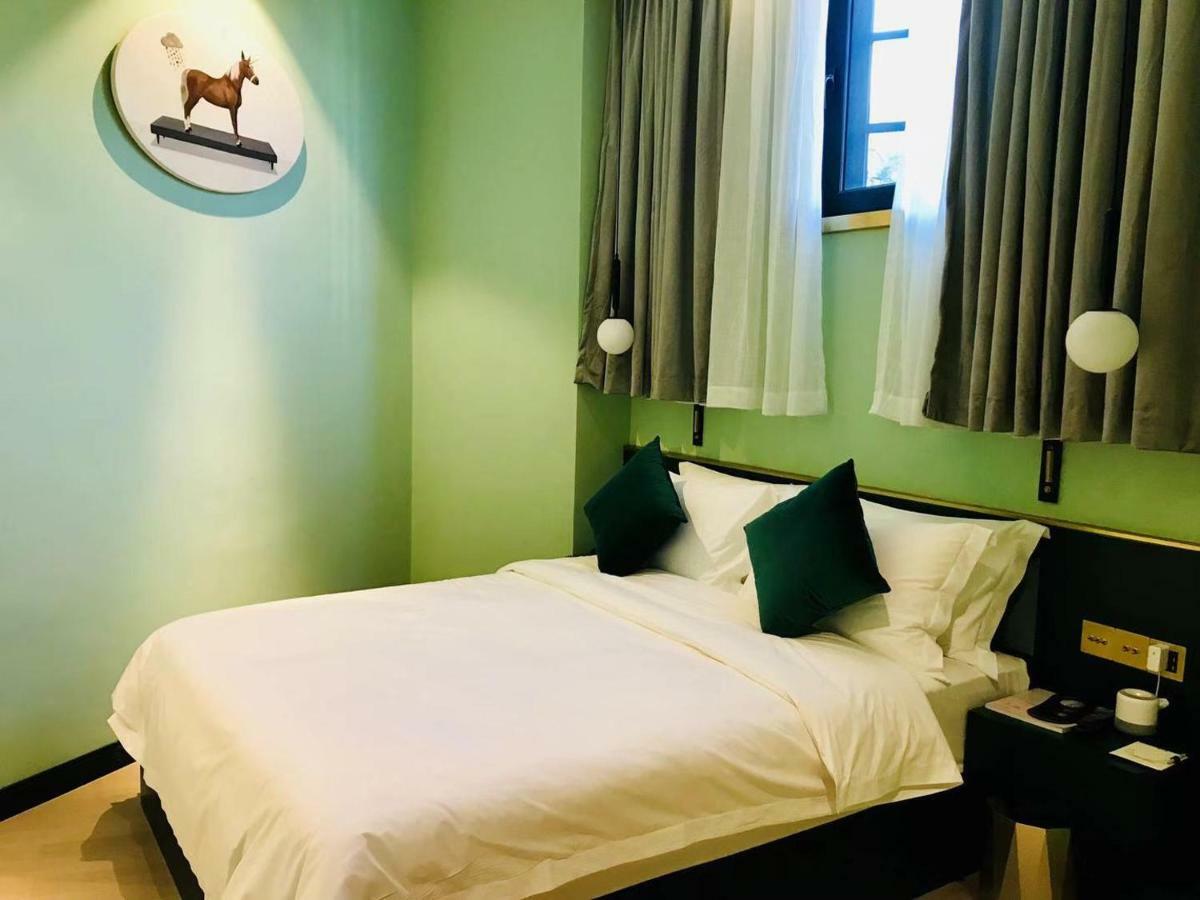 Moon And Chalice Boutique Hotel Kunming Eksteriør bilde